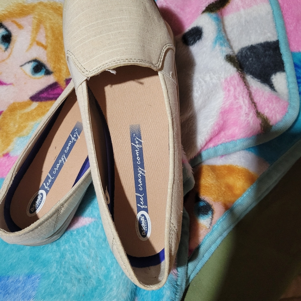 Dr. Scholls cream slip ons